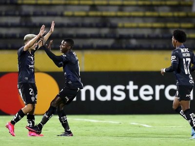 Independiente del Valle sella paso a octavos y entierra al Barcelona