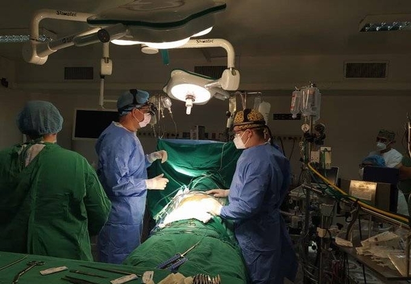 HOY / Cuarto trasplante cardiaco en pandemia: joven sufría miocarditis en estado terminal