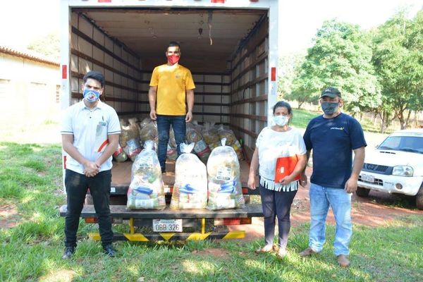 Escuelas de Vaquería reciben kits de alimentos - Noticiero Paraguay