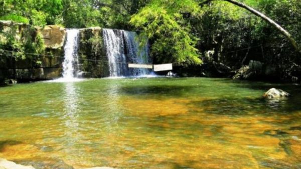 Área protegida estaría siendo explotado como balneario