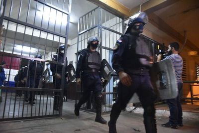 Requisa Tacumbú: Incautaron Gs. 176 millones en efectivo, dólares, euros, billetes sudafricanos y desmantelaron laboratorio de procesamiento de cocaína - La Primera Mañana - ABC Color