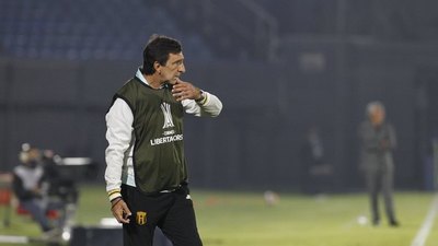 Costas, contento y orgullo por seguir brillando en la Copa