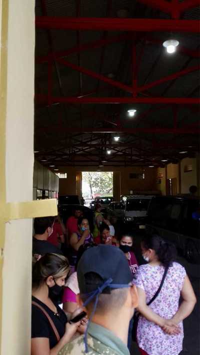 Paseros se movilizan en CDE para que se los deje trabajar