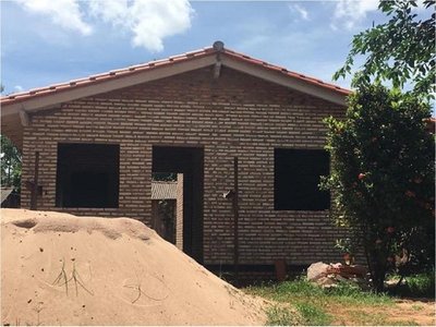 Instan a denunciar pedido de dinero para adjudicación de casas