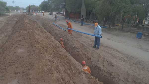 Avanza tercera etapa del acueducto en el Chaco