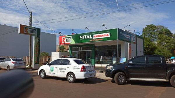 Asaltan uno de los locales de Vital Farmacia