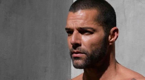 Ricky Martin lanza por sorpresa una producción discográfica titulada