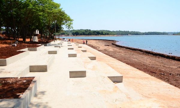 Playa escalonada con 30% de avance en futura costanera de CDe