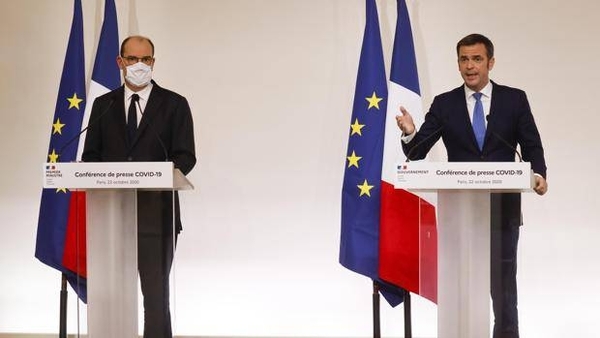 HOY / Francia extiende el toque de queda a otros 38 departamentos del país