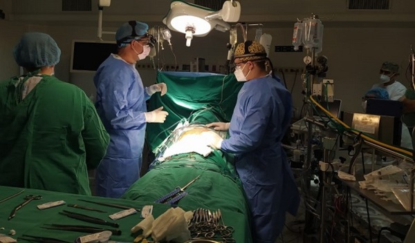 Hombre de 28 años recibe nuevo corazón en el Hospital San Jorge