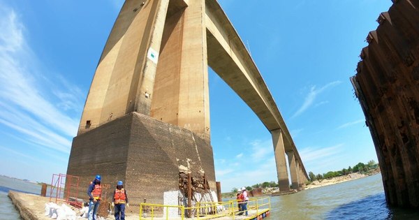 La Nación / Bajante del río deja al descubierto daños en un pilar del Puente Remanso