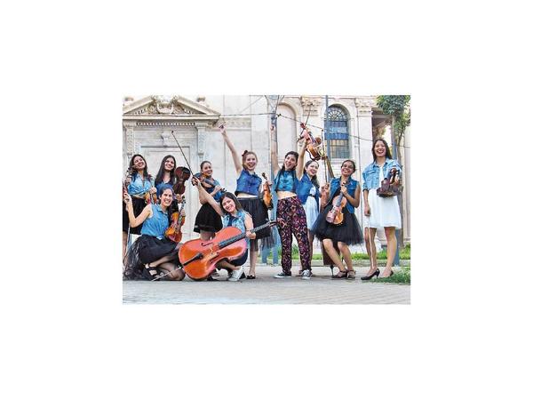 Serenata rosa con la Camerata Fem de Sonidos de la Tierra