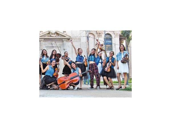 Serenata rosa  con la  Camerata Fem de Sonidos de la Tierra