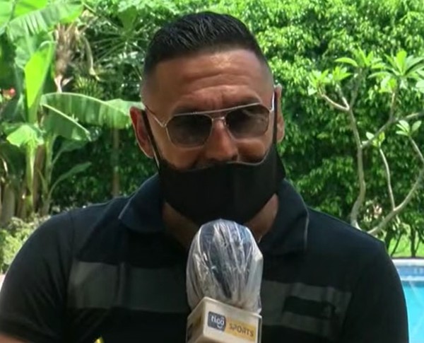 Mario Villasanti y la marca del título con Sportivo Luqueño