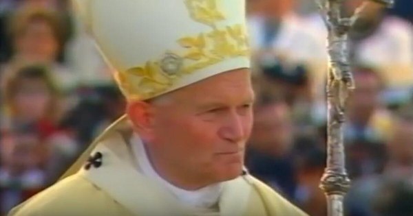 La Nación / San Juan Pablo II, un papa que marcó hitos en la historia y en la iglesia