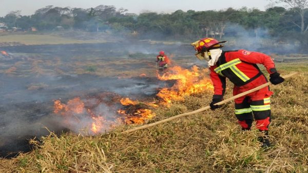 Bomberos independientes buscan ser incluidos en la ley