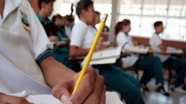 Alumnos del último año podrán retornar al colegio de manera “opcional” - Noticiero Paraguay