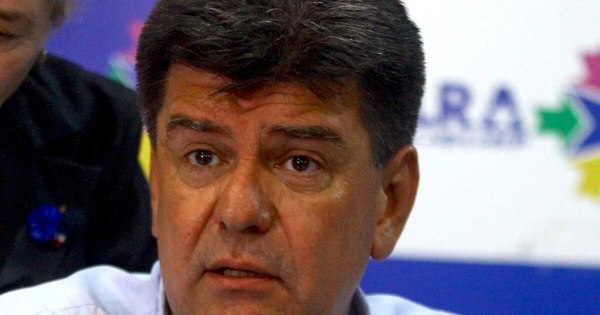La Nación / Cuestionamientos a Efraín Alegre