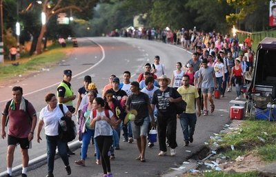 Crónica / Caacupé: a full piden ir junto a la Virgencita