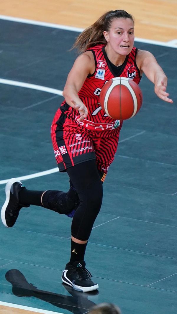 Paola en la lista de las goleadoras - Básquetbol - ABC Color