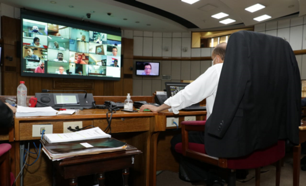HOY / Media sanción para dar más dinero a programas sociales y viviendas