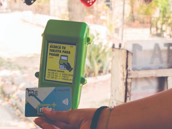 ¡Uso de billetaje inicia hoy!: Ya faltan tarjetas y hay mucho lío para recargar
