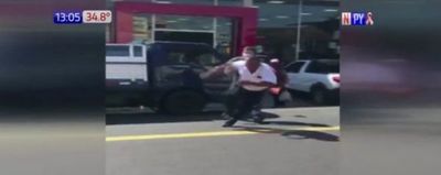 Santaní: Violenta pelea de conductor con agente PMT