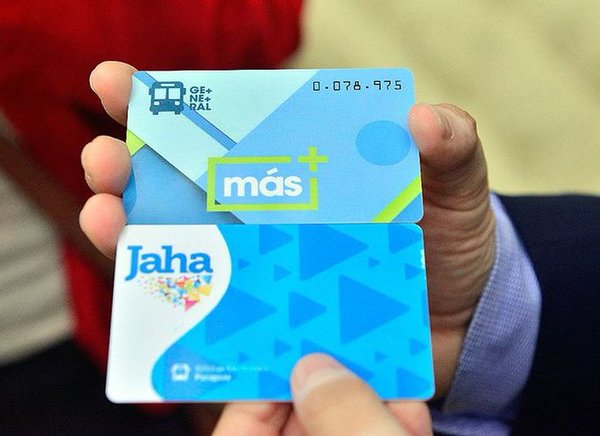 Billetaje electrónico: mucha gente no pudo subir a los buses por no tener tarjeta