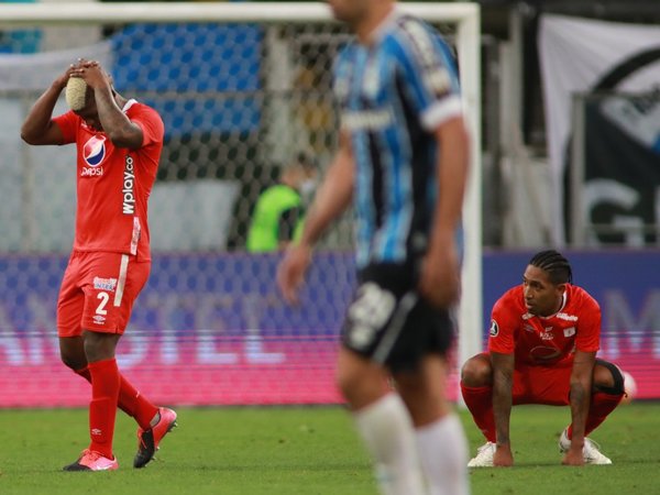Gremio salva empate en el descuento y América sale de la Sudamericana