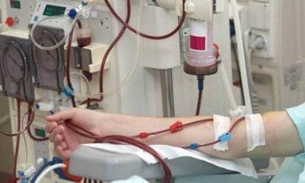 HOY / Dializados pasan mal en cada sesión: sin medicamentos ni aire acondicionado