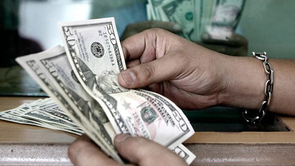Problema para cambios en dólares puede empeorar con ingresos en frontera, afirman - ADN Paraguayo