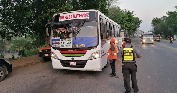 La Nación / Ya multaron a dos empresas de transporte por cobrar pasaje en efectivo