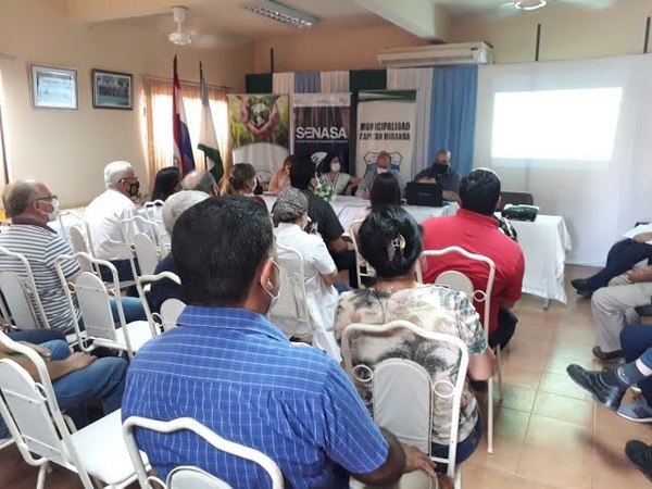 CIUDADANOS PARTICIPAN DE REUNIÓN PARA OBRA DE ALCANTARILLADO SANITARIO EN CAP. MIRANDA