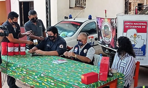 Apurados por la demanda, bomberos apelan a la ayuda ciudadana ante el ninguneo del gobierno - La Mira Digital