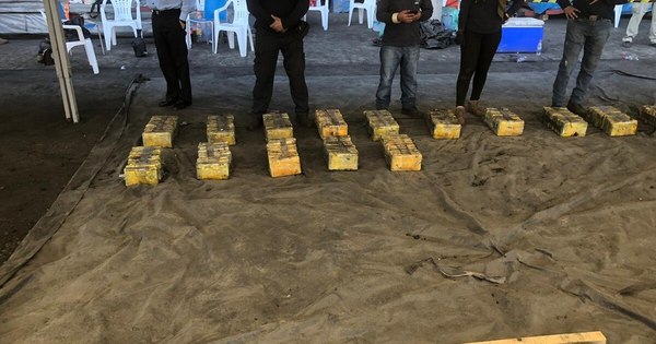 La Nación / Hallan otros 500 kilos de cocaína en puerto de Villeta