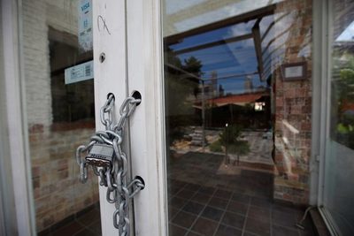 Comercios desolados, un paisaje acentuado por la pandemia en Panamá - MarketData