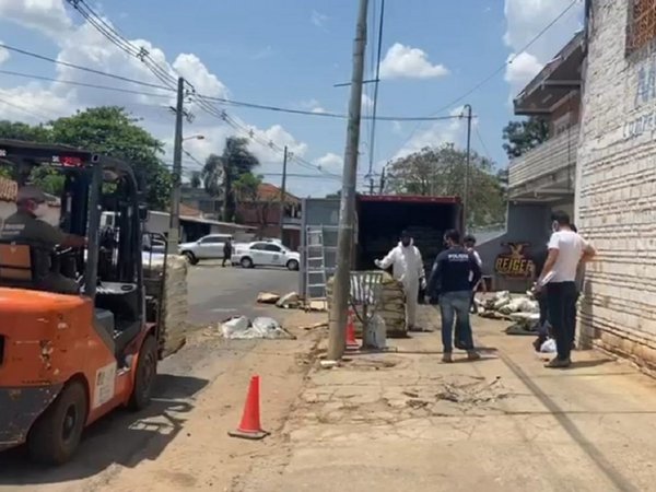 Hallan dos cadáveres más en contenedor de Asunción