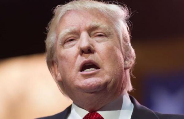 Hacker afirma que ingresó a la cuenta de Twitter de Donald Trump y reveló su clave - C9N