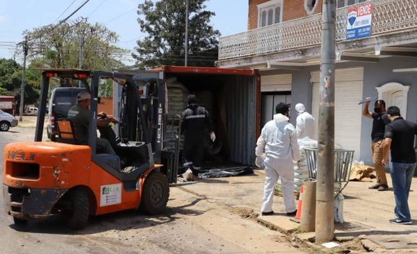HOY / Suman siete cadáveres hallados en contenedor: uno tenía documento marroquí