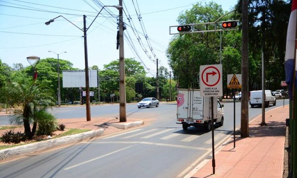 Comuna de CDE ahorra Gs. 40 millones en reparación de semáforos