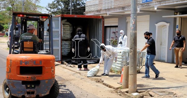 La Nación / Cadáveres en contenedor: serbios habrían fallecido en el trayecto
