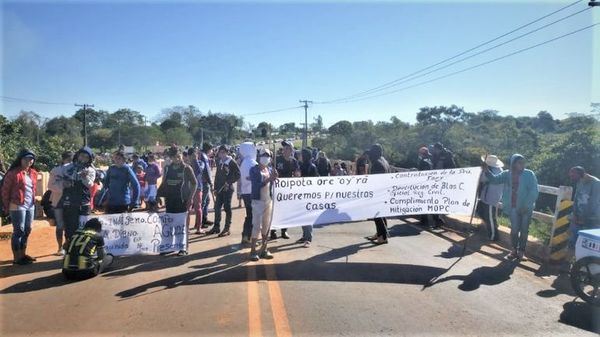 Indígenas anuncian nueva manifestación el lunes en Curuguaty - Nacionales - ABC Color