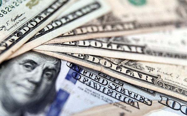 Un dólar cuesta 650 guaraníes más que a inicios del año - Nacionales - ABC Color