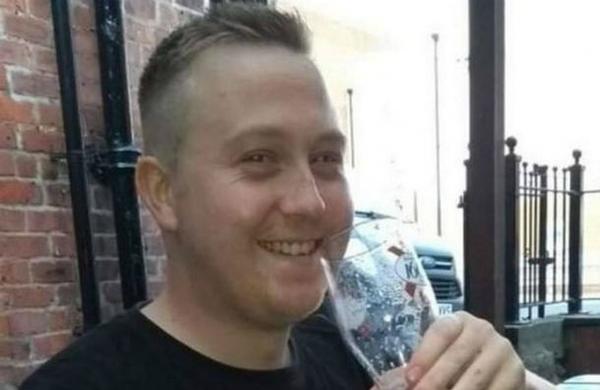 Youtuber de 30 años muere de cáncer tras no recibir tratamiento por la pandemia - SNT