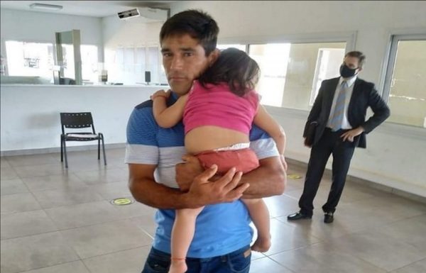 Denuncian a una compatriota por vender a su bebé | Noticias Paraguay