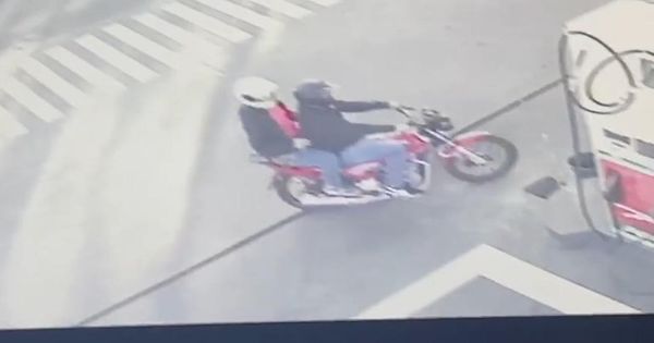 Roban dinero y celular durante asalto a playero - ABC en el Este - ABC Color