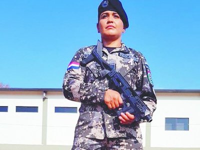 Yani, la futbolista que ahora sirve a la Patria