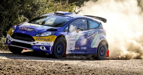 La Nación / 58 autos aceleran en Villeta