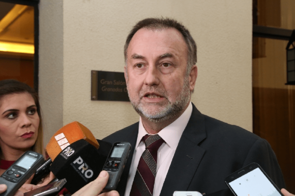 Beningo López anuncia que renunciará el lunes y que su sucesor saldrá de Hacienda - ADN Paraguayo