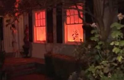 Halloween: La decoración de una casa era tan realista que los bomberos creyeron que estaba en llamas - SNT